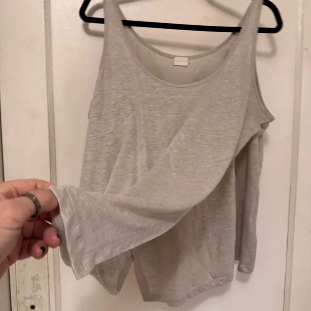 Poetry Gray Tank Top - Picture 3 of 5